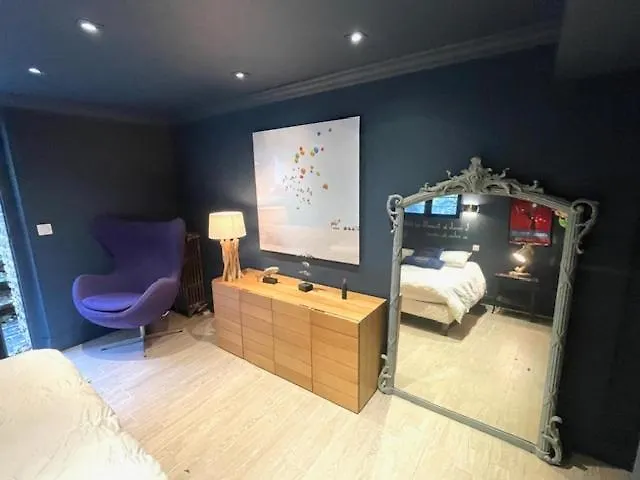 77 Vh - Piscine - Plein Centre *